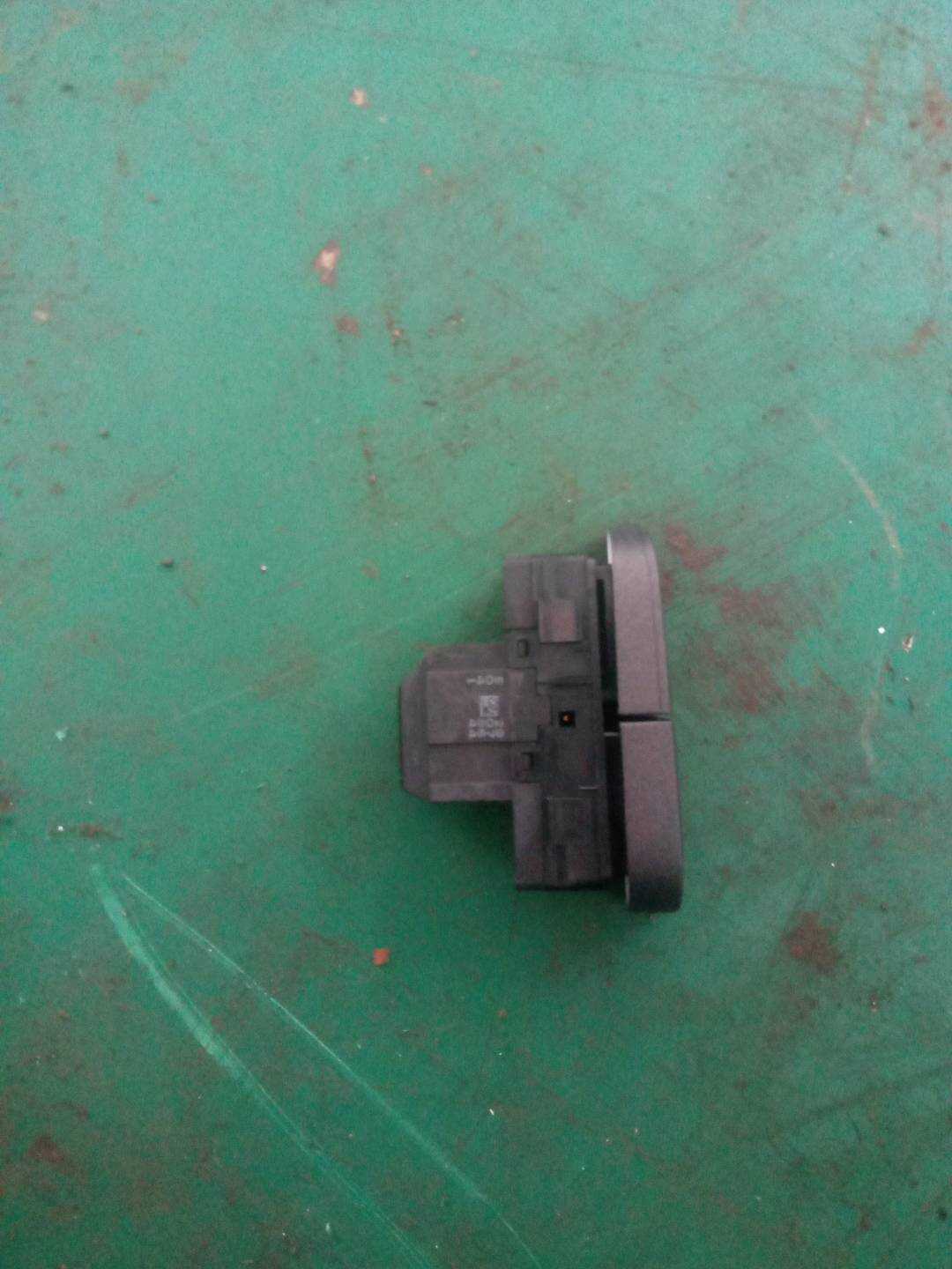20848761 车辆稳定控制系统开关