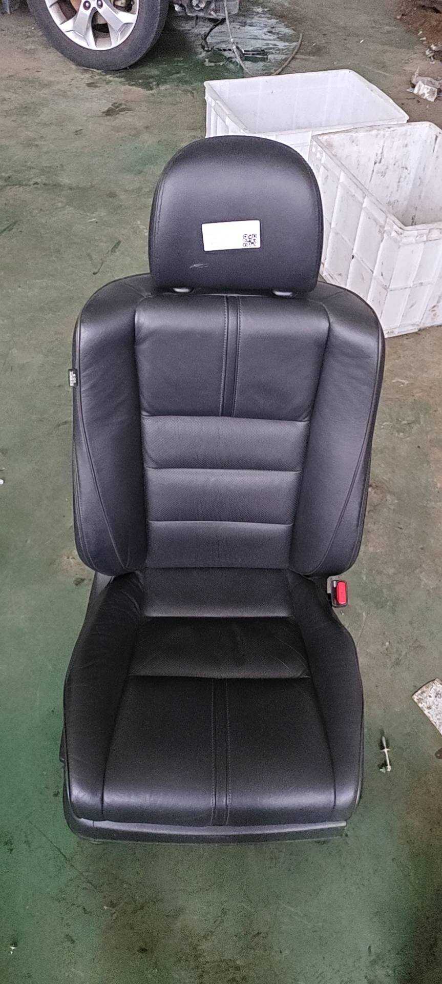 82450TW0H02ZA 后座椅侧安全带(右)