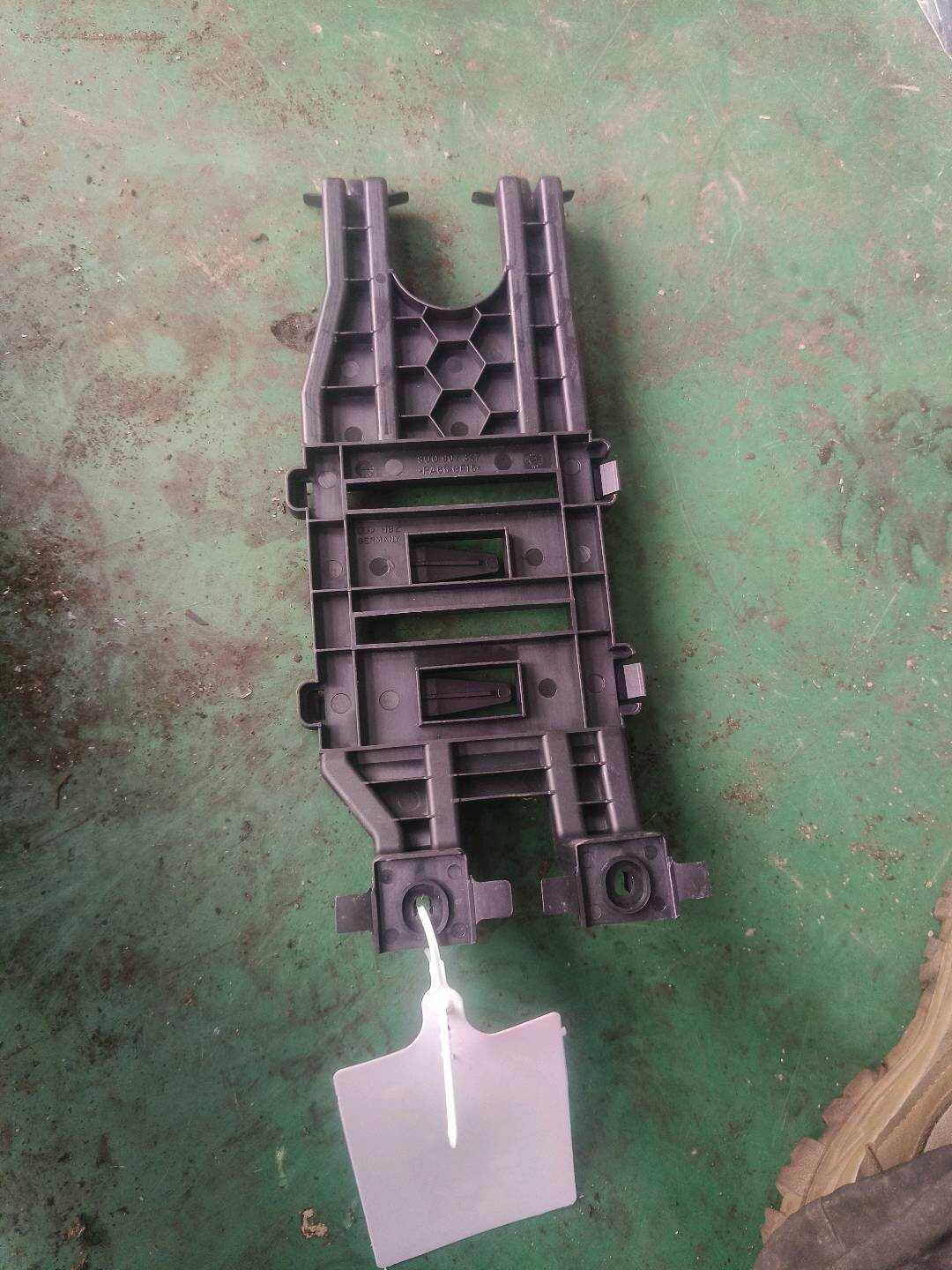 8U0907347 支架，用于稳压器