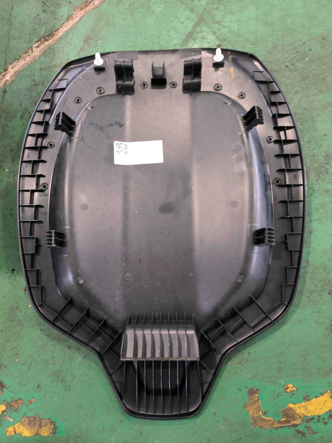 52107351931 副驾驶员座椅靠背骨架护面