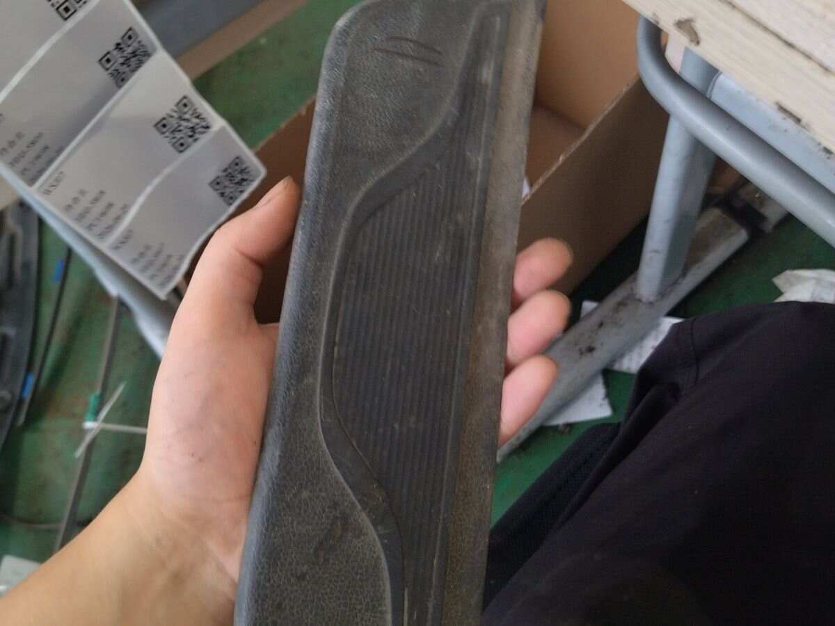 858774V000RY 后门槛迎宾踏板(左)
