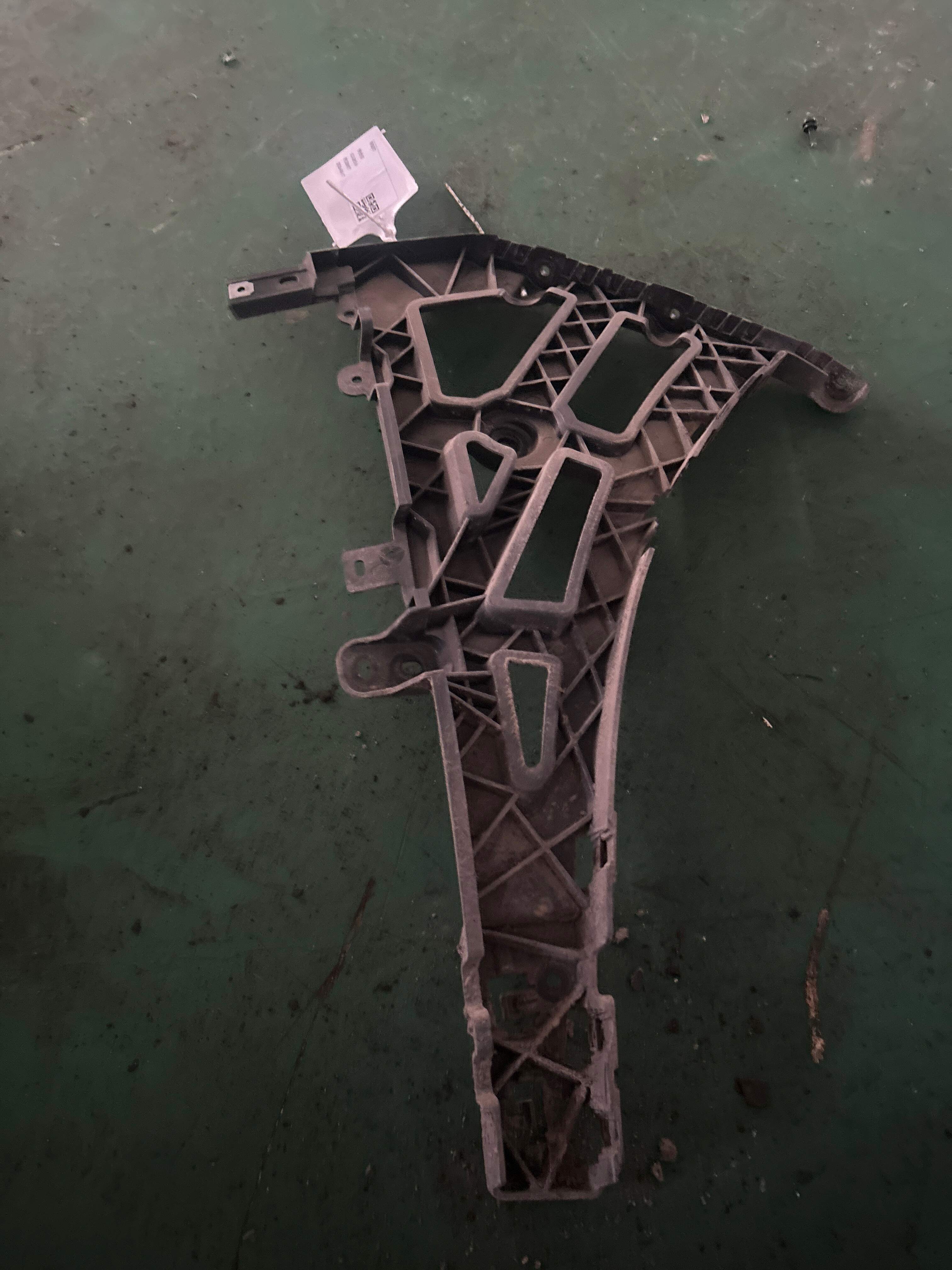 T4A13086 Rear Bumper Bracket, Right