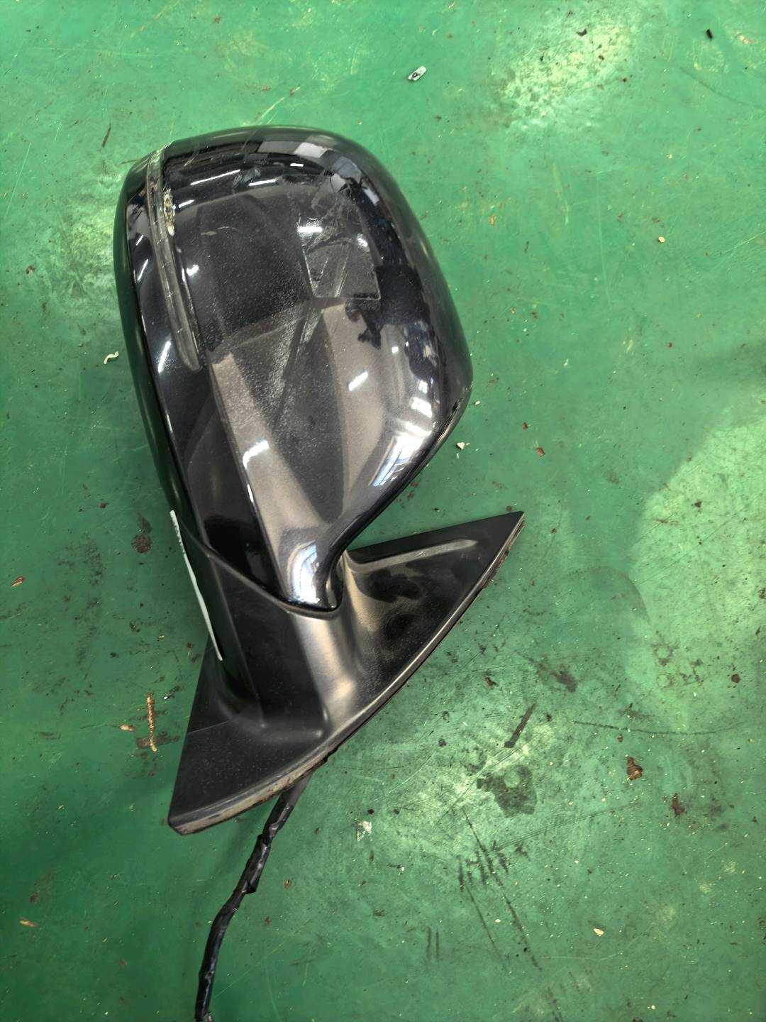 4L1857410AK 倒车镜固定座(右)