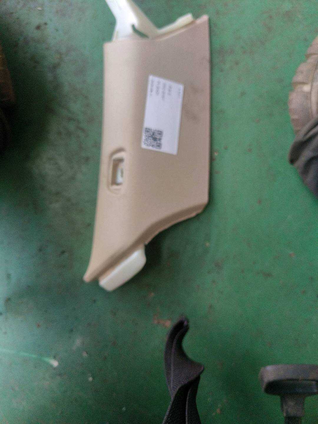 51437369045 C柱内衬（左上）