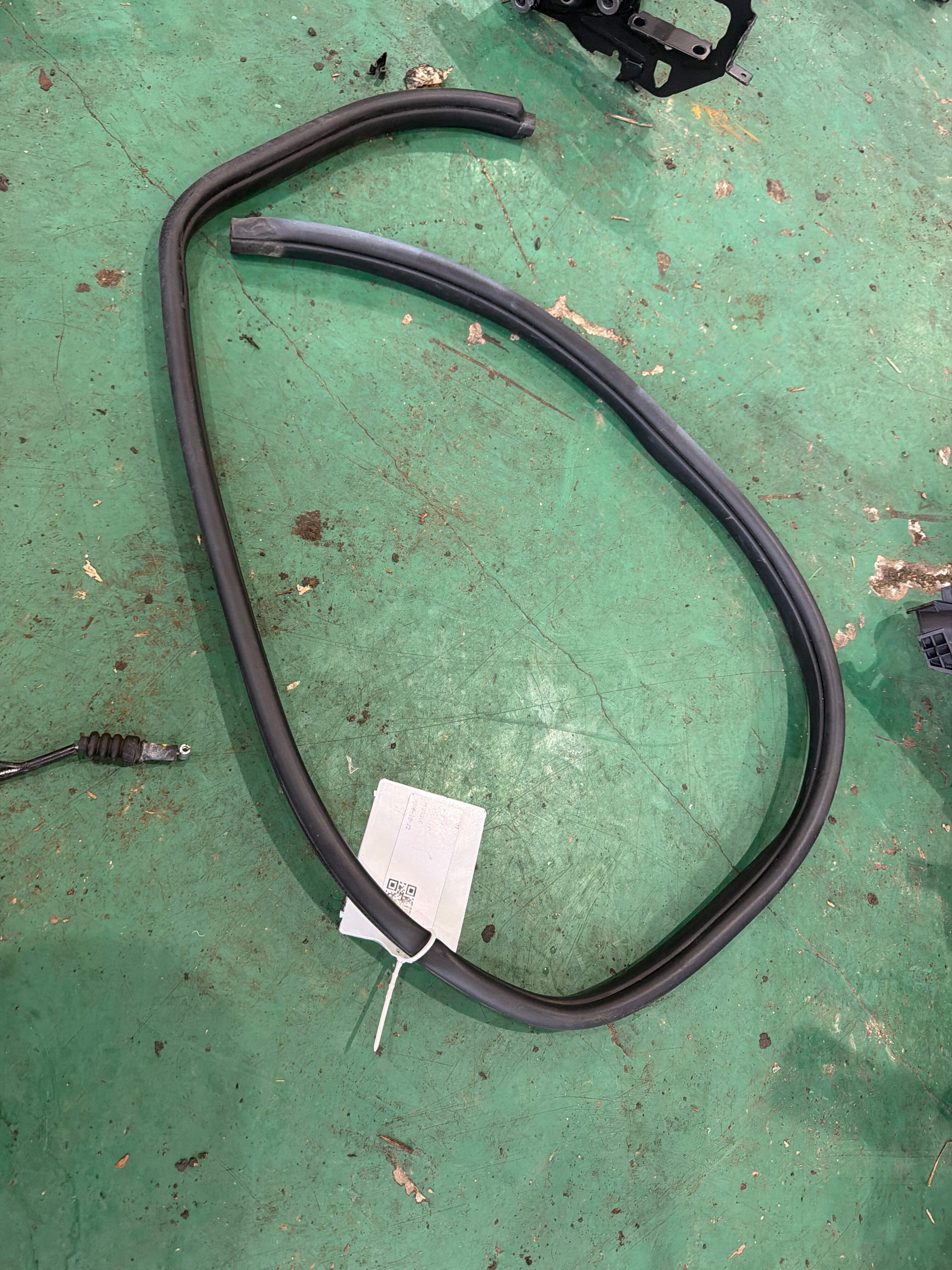 831204X000 Rear Door Body Seal Strip, Right