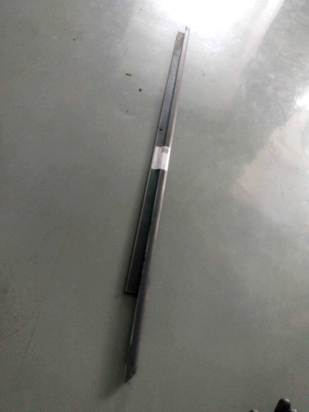 8X3837478B 前门玻璃压条(右外)