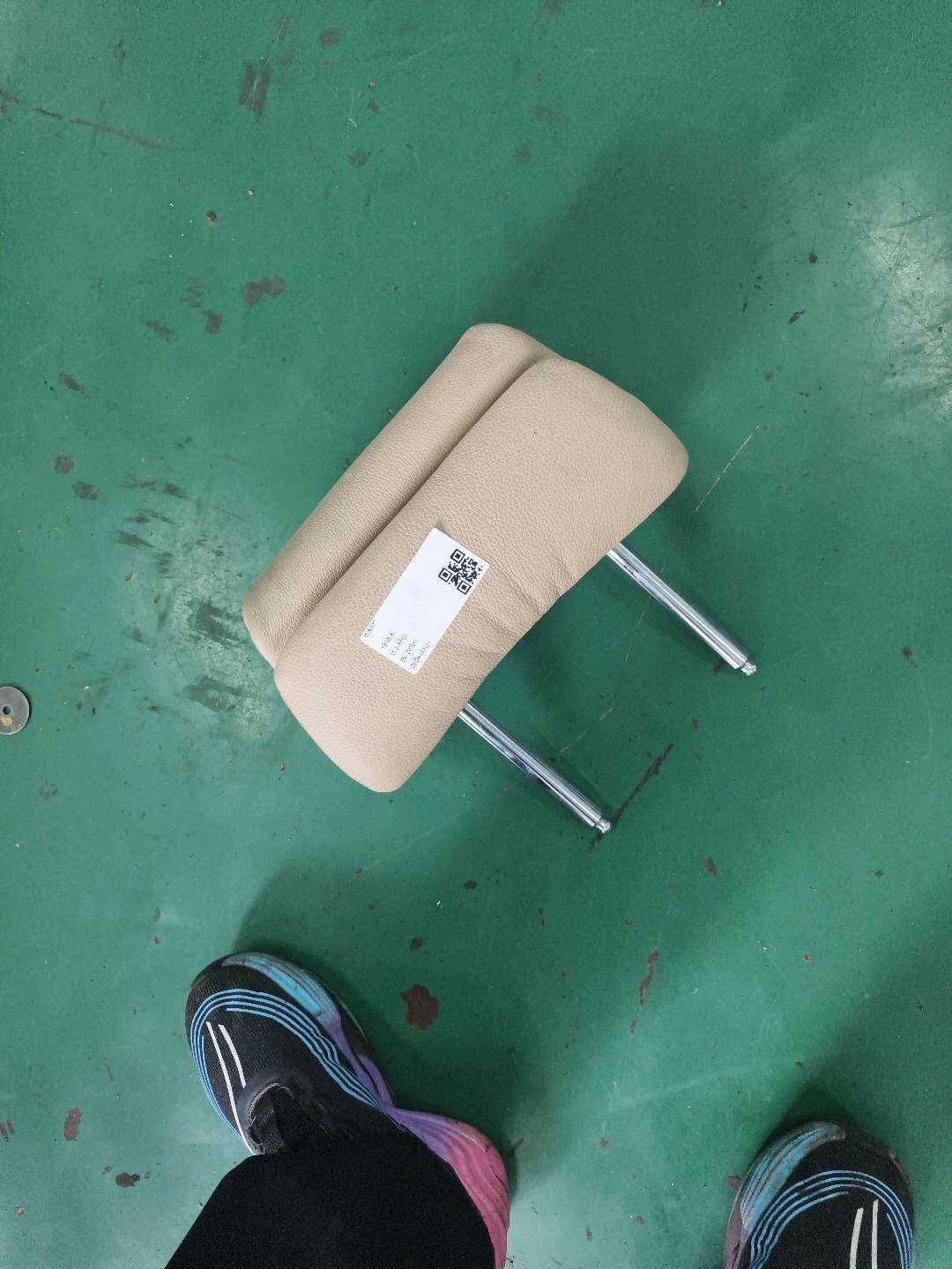 52207146299 后座椅头枕（右）