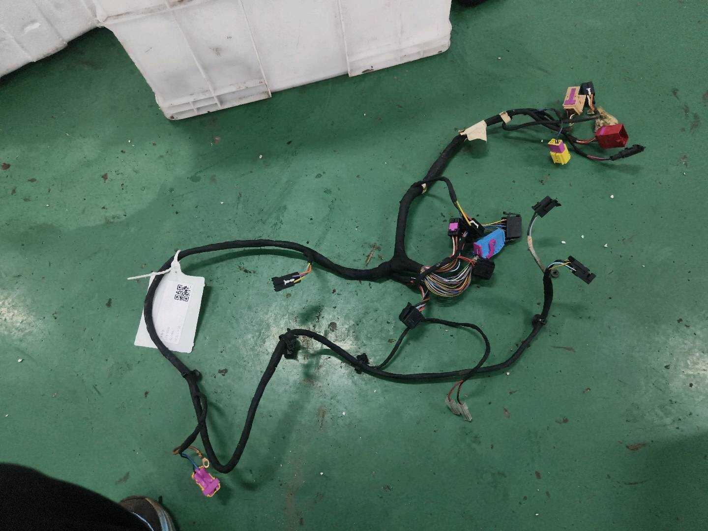 L4B0971384 驾驶员座椅底座线束