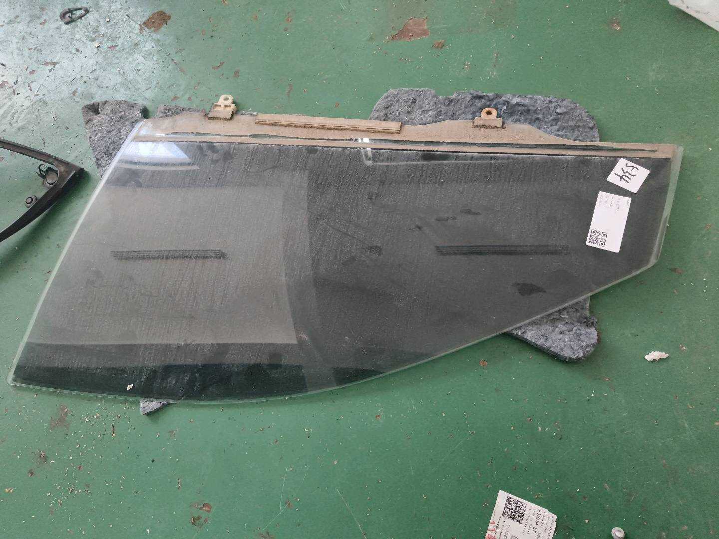 6810202201 Front Door Glass, Left