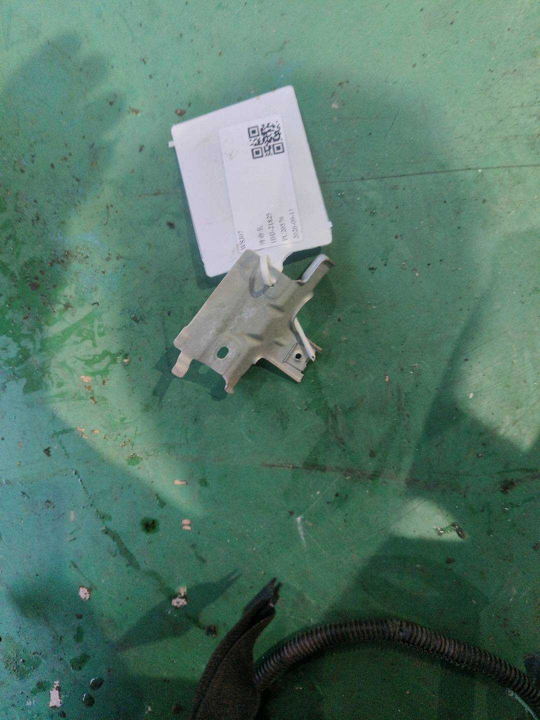 51167117615 支架 左