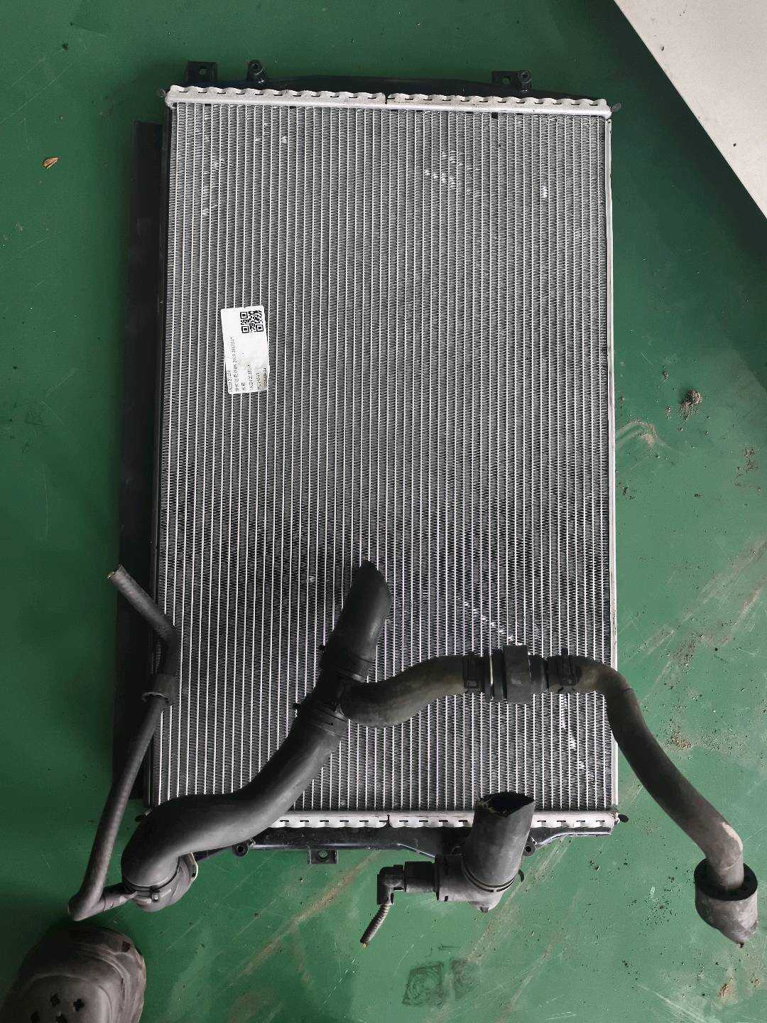 1KD121251 水箱