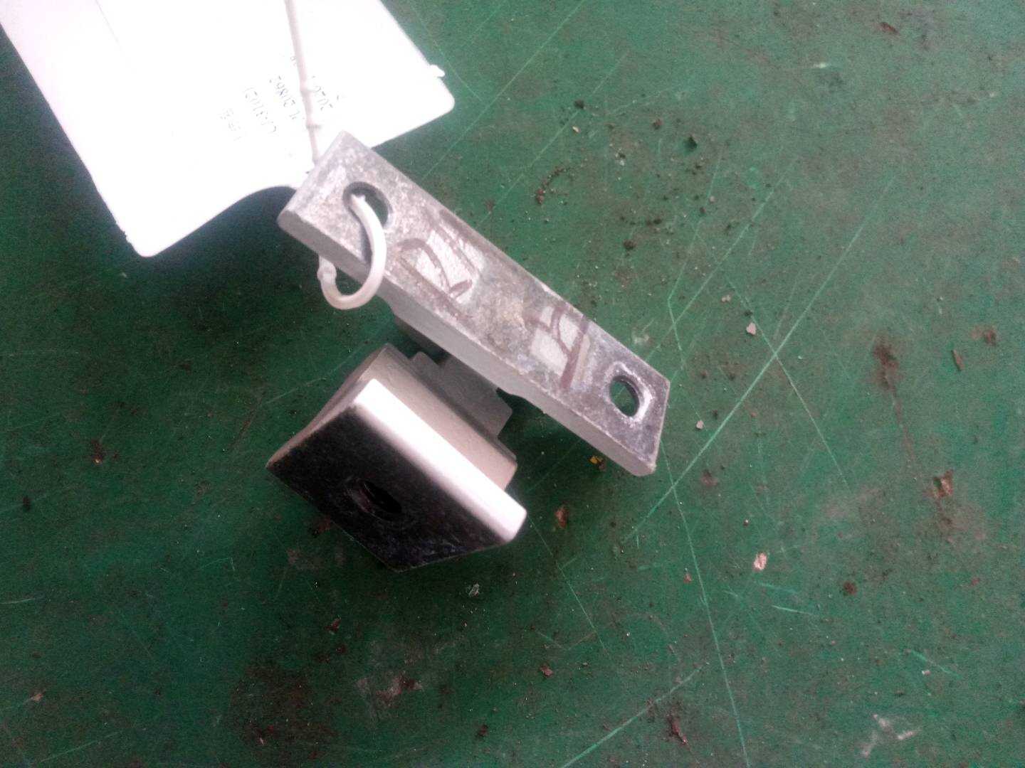 41527201304 Rear Door Hinge (Upper Right)