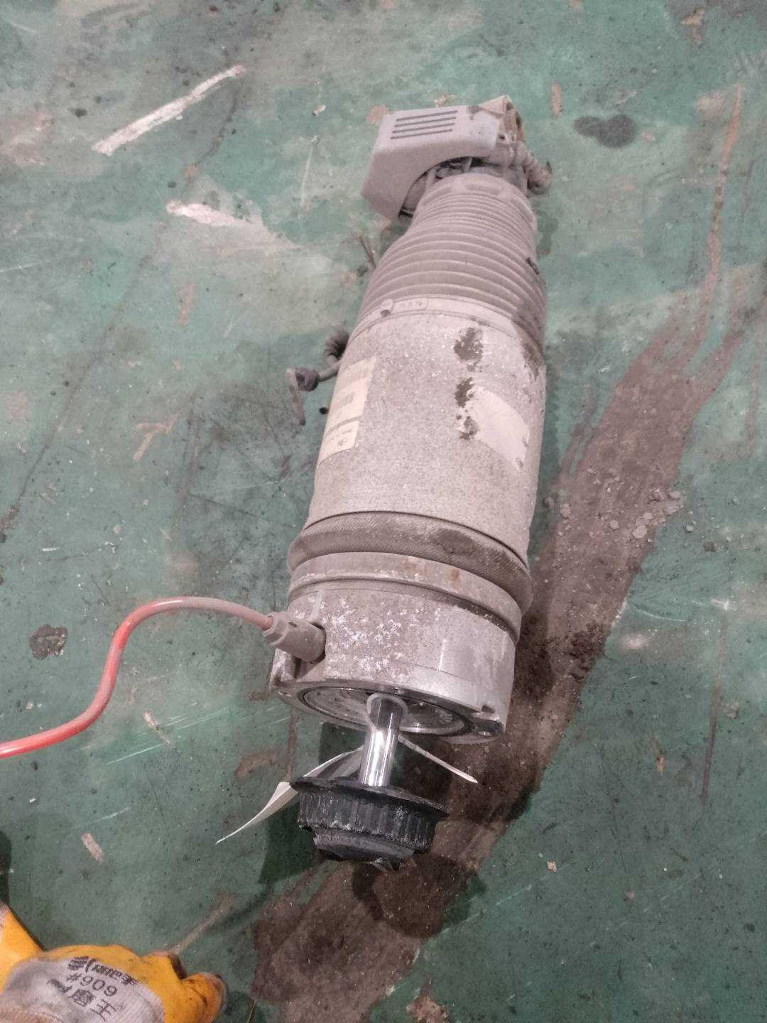 7L8616019C 后减震器总成(左)