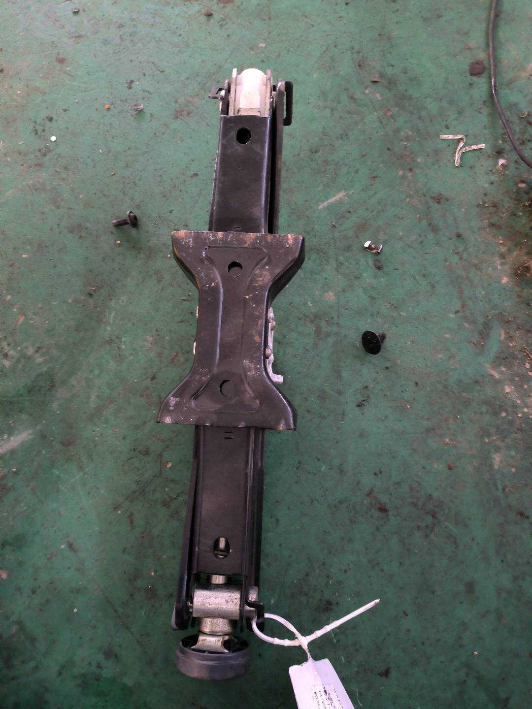 8K0011031G Jack