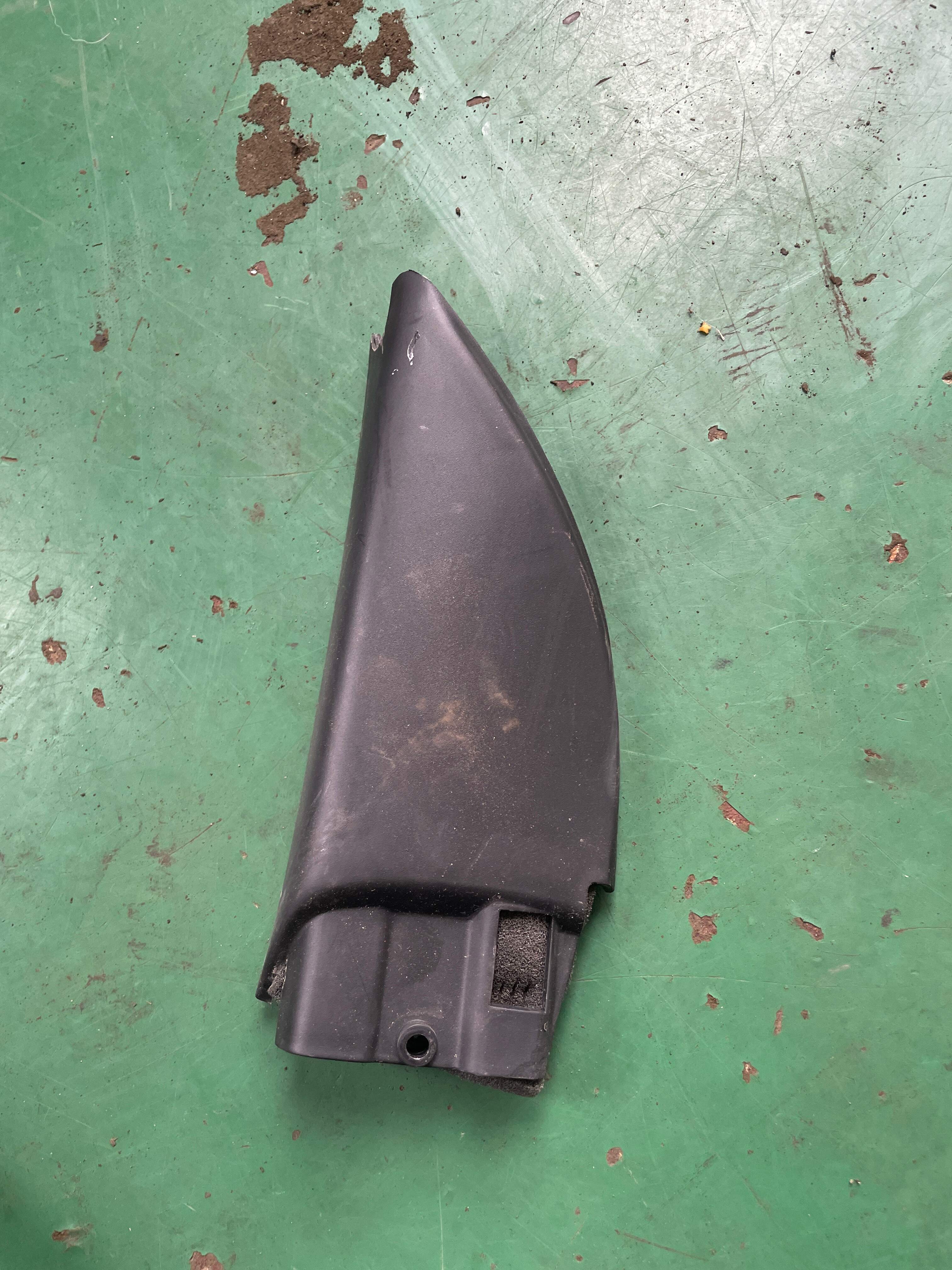6RD837973A 倒车镜三角饰板(左内)