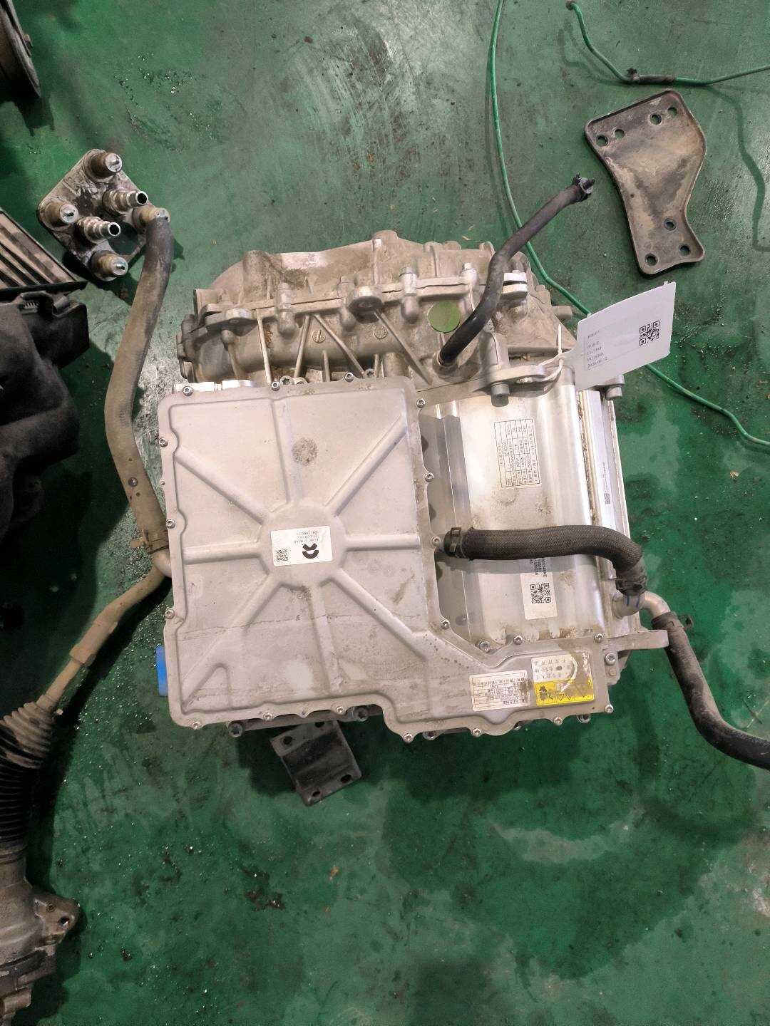 E0001108KN1BAH 电机控制器总成
