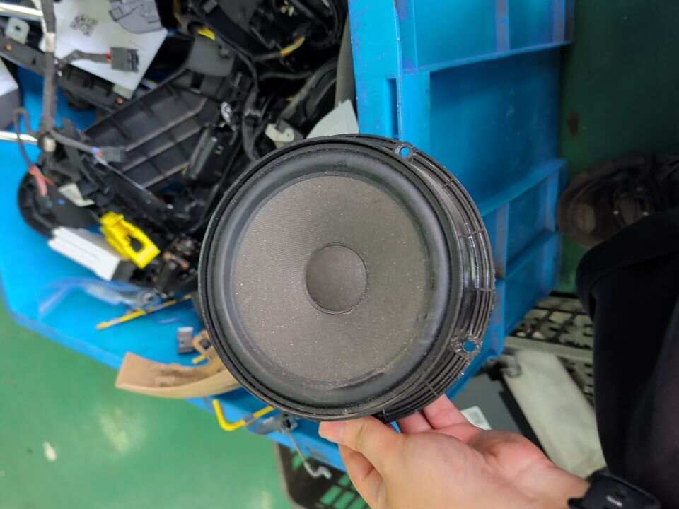 L1JD035411 前门低音扬声器(左)