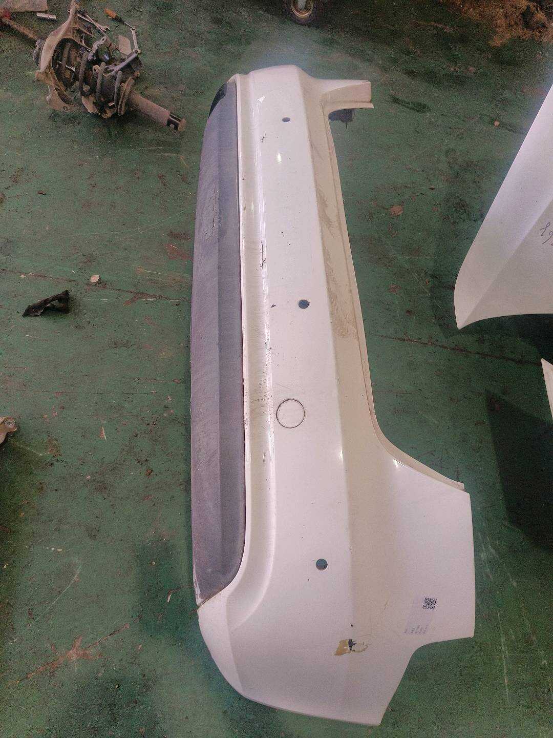 8K5807303 后保险杠皮