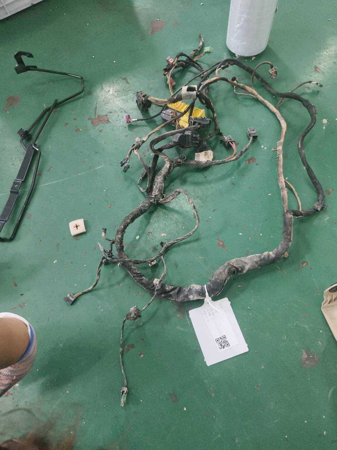 61129231446 驾驶员座椅线束总成