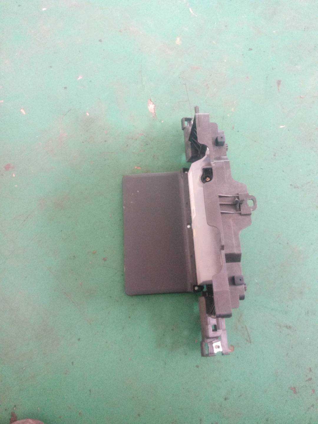 L8WD919604 仪表台中央显示器