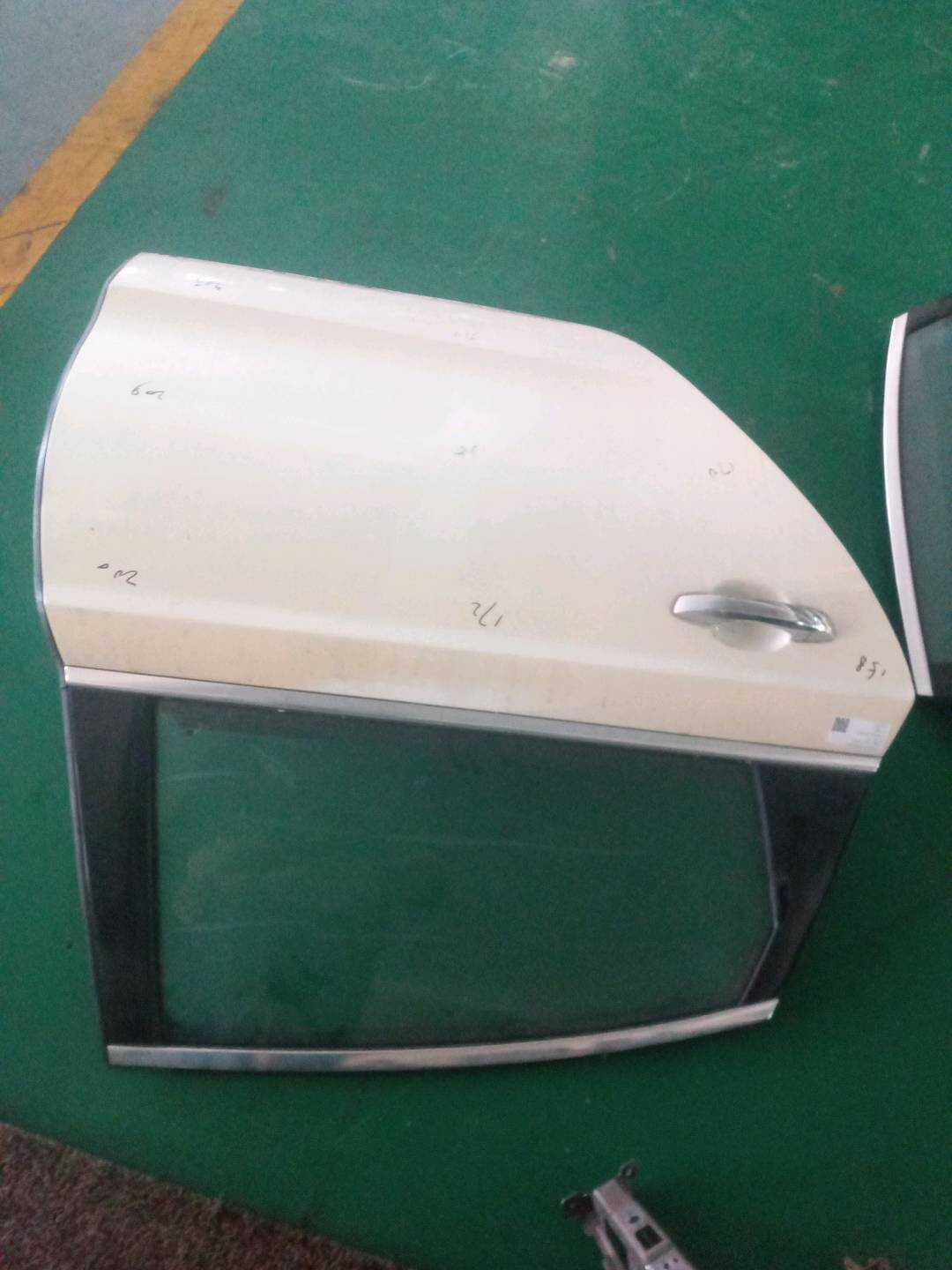 Z7006200010003B0127062 后门壳(右)