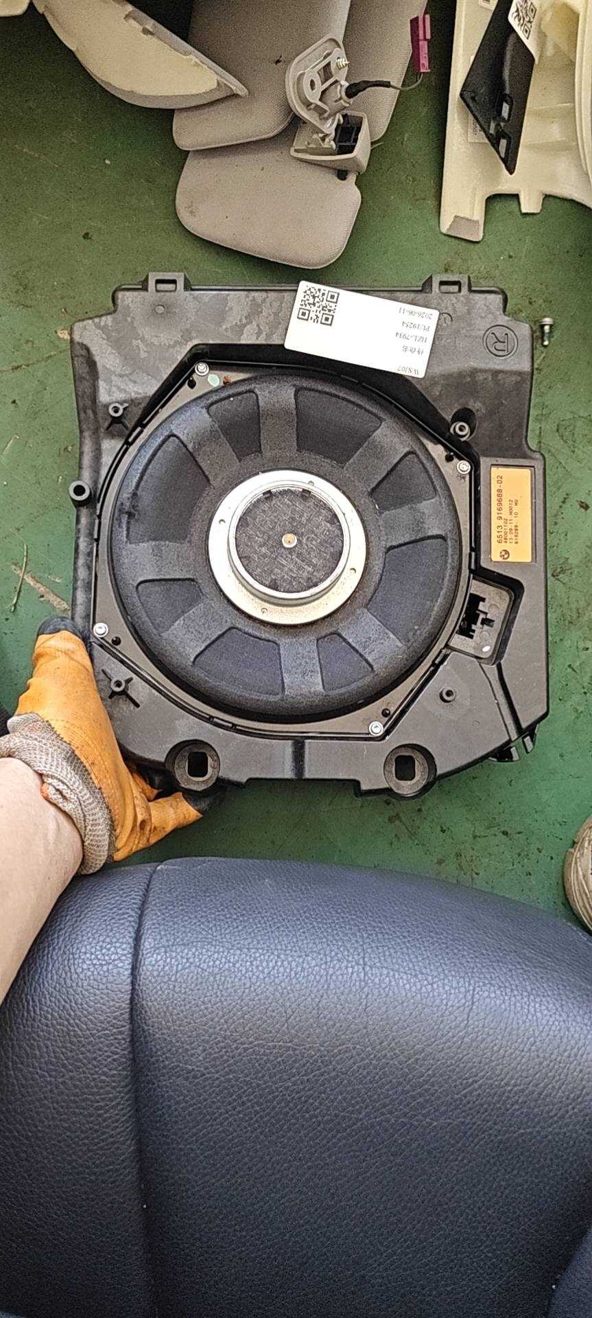 65139169688 中央低音扬声器(右)
