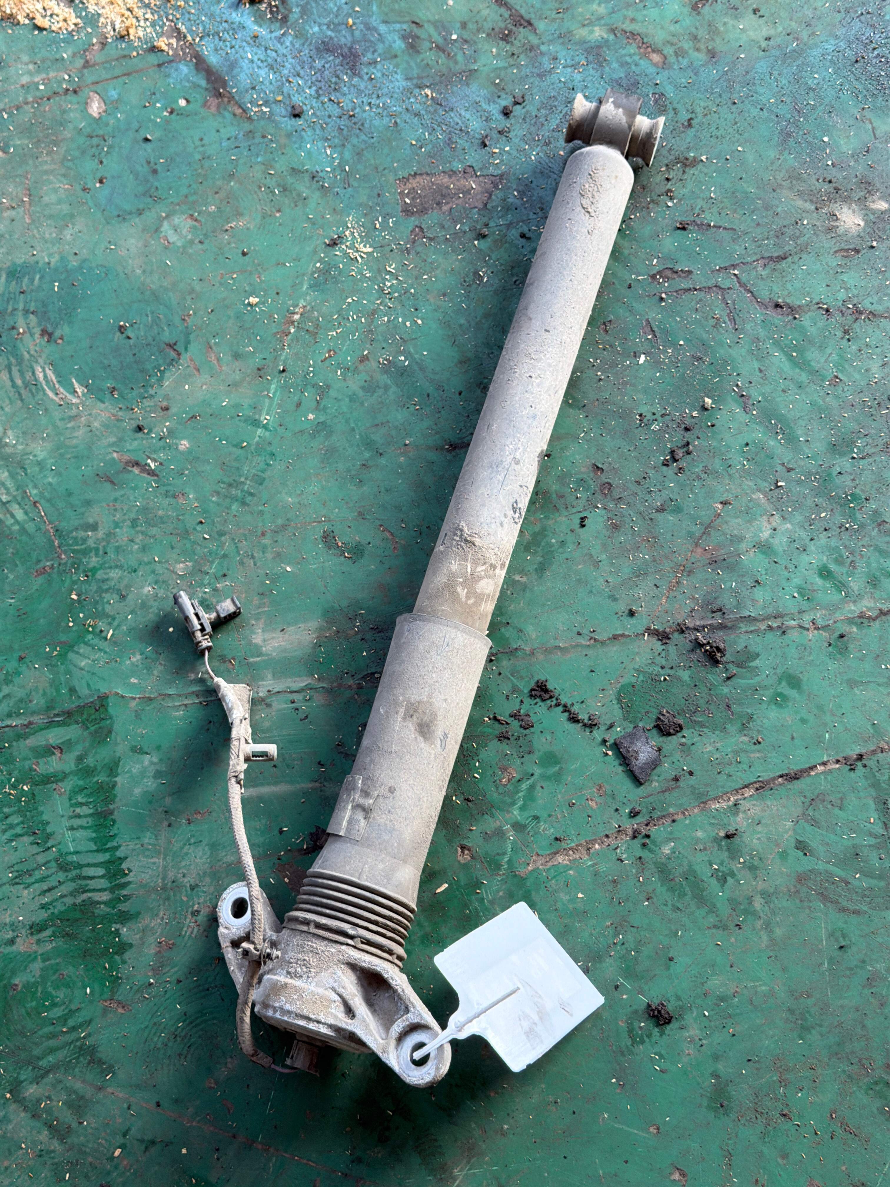 T4N7354 后减震器芯