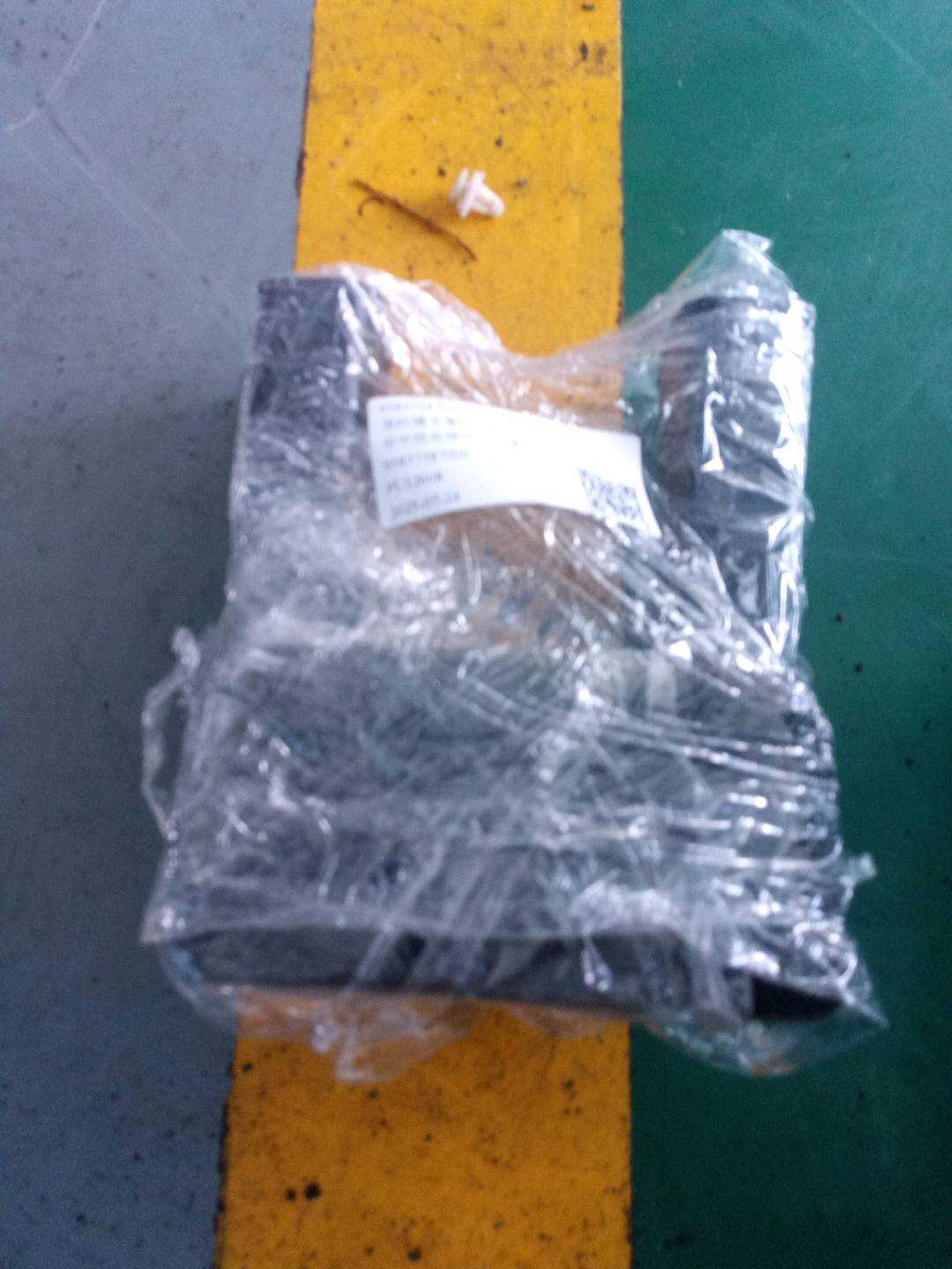 95857387000 后中控台排气口风道