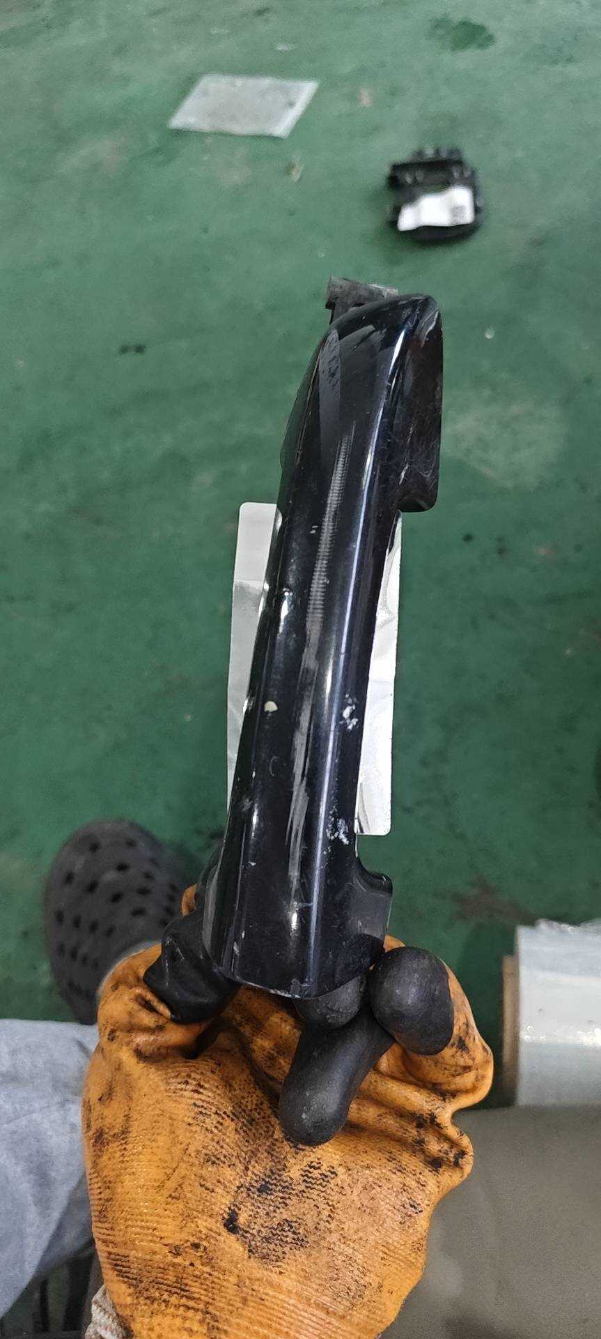 5KD837205A 前门外拉手（左）