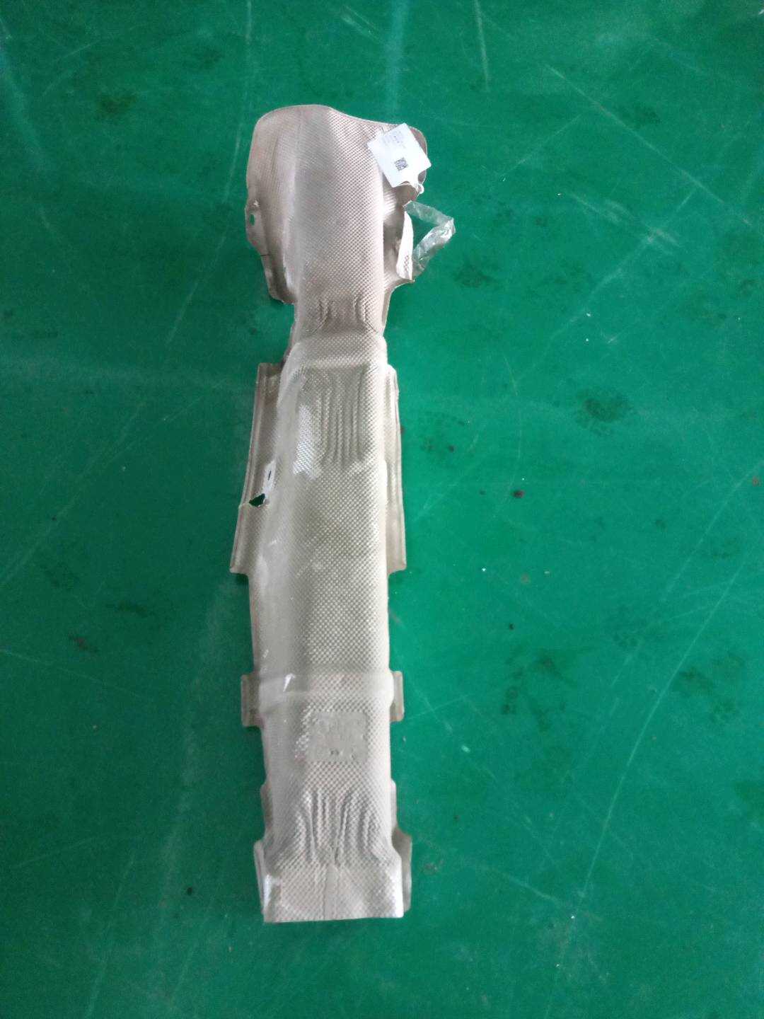 51482753131 排气管隔热罩(中)