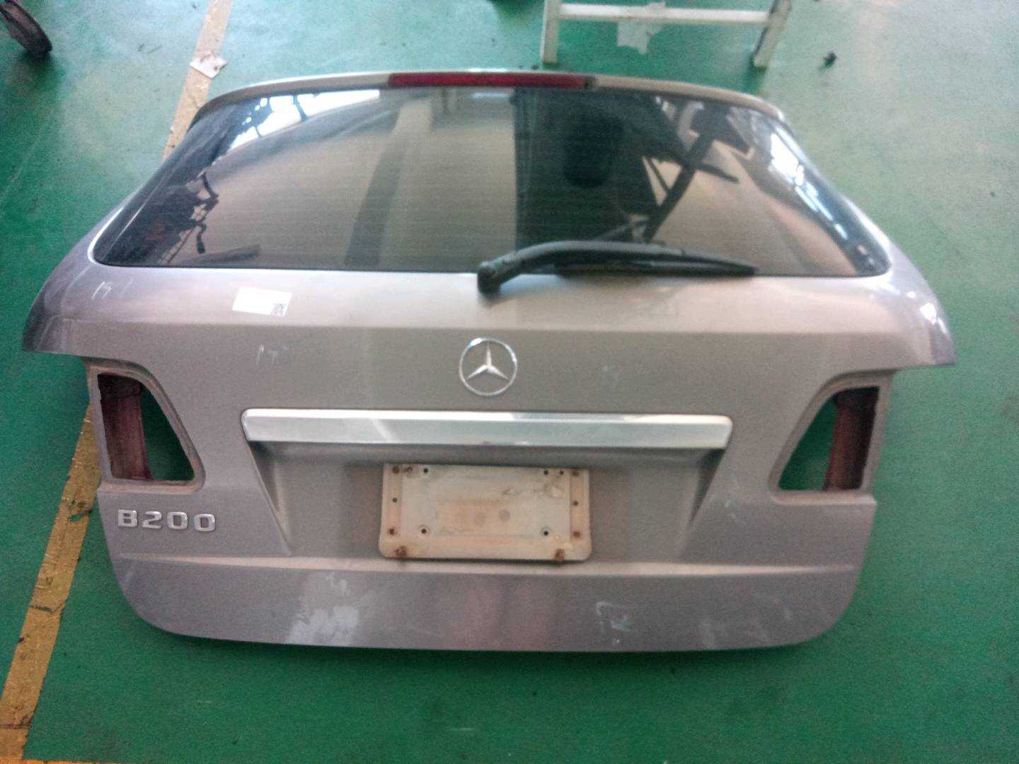 A1697401305 尾盖
