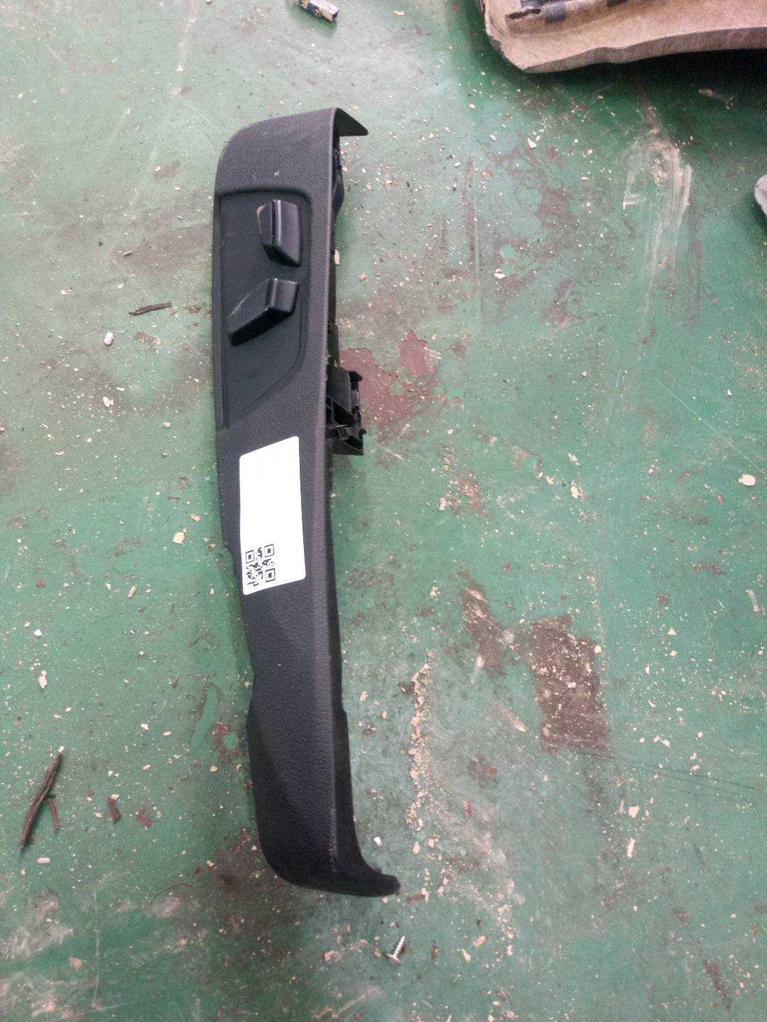 61319276615 Passenger Seat Adjustment Switch