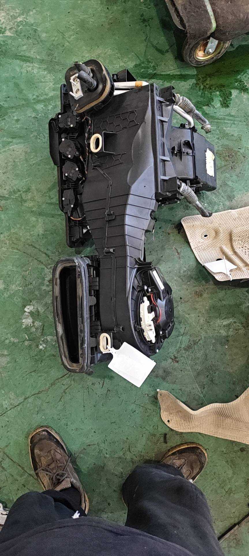 A1668300058 Evaporator Assembly