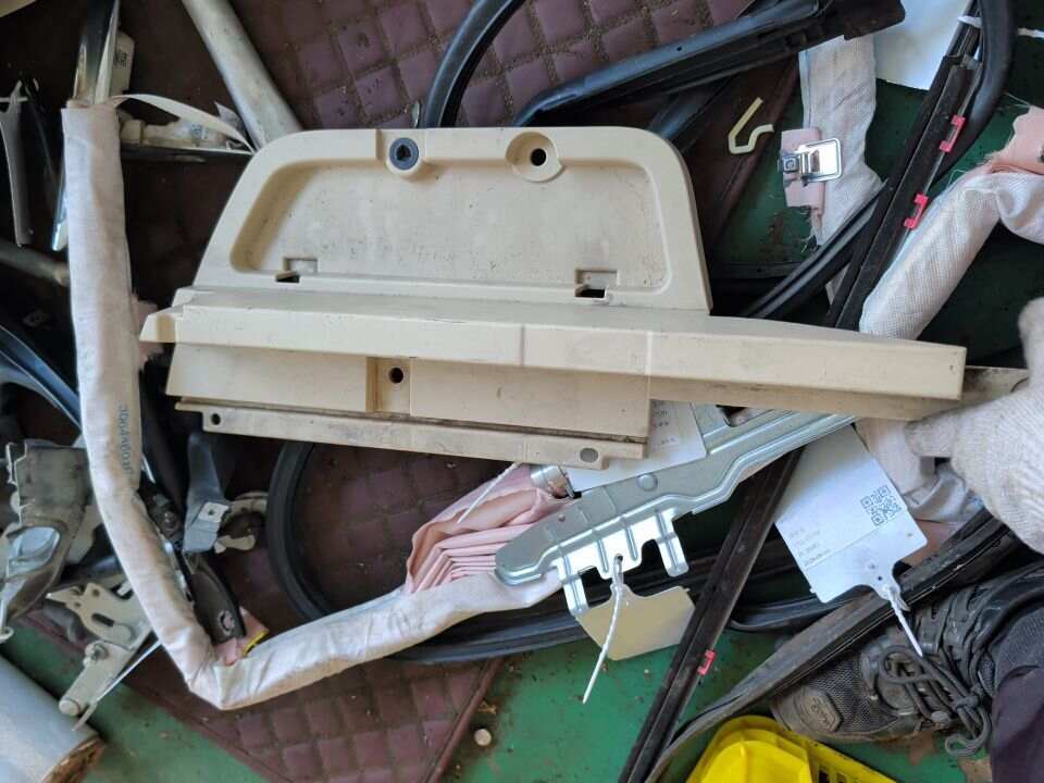 6443948010A0 行李箱工具盒(左)