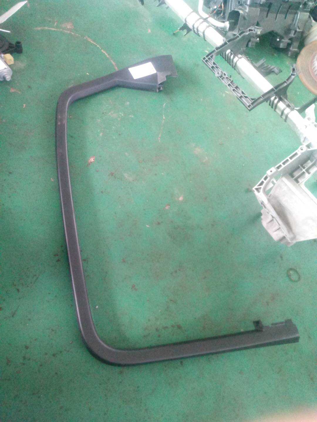 8WD867672 Rear Door Window Frame Inner Trim, Right