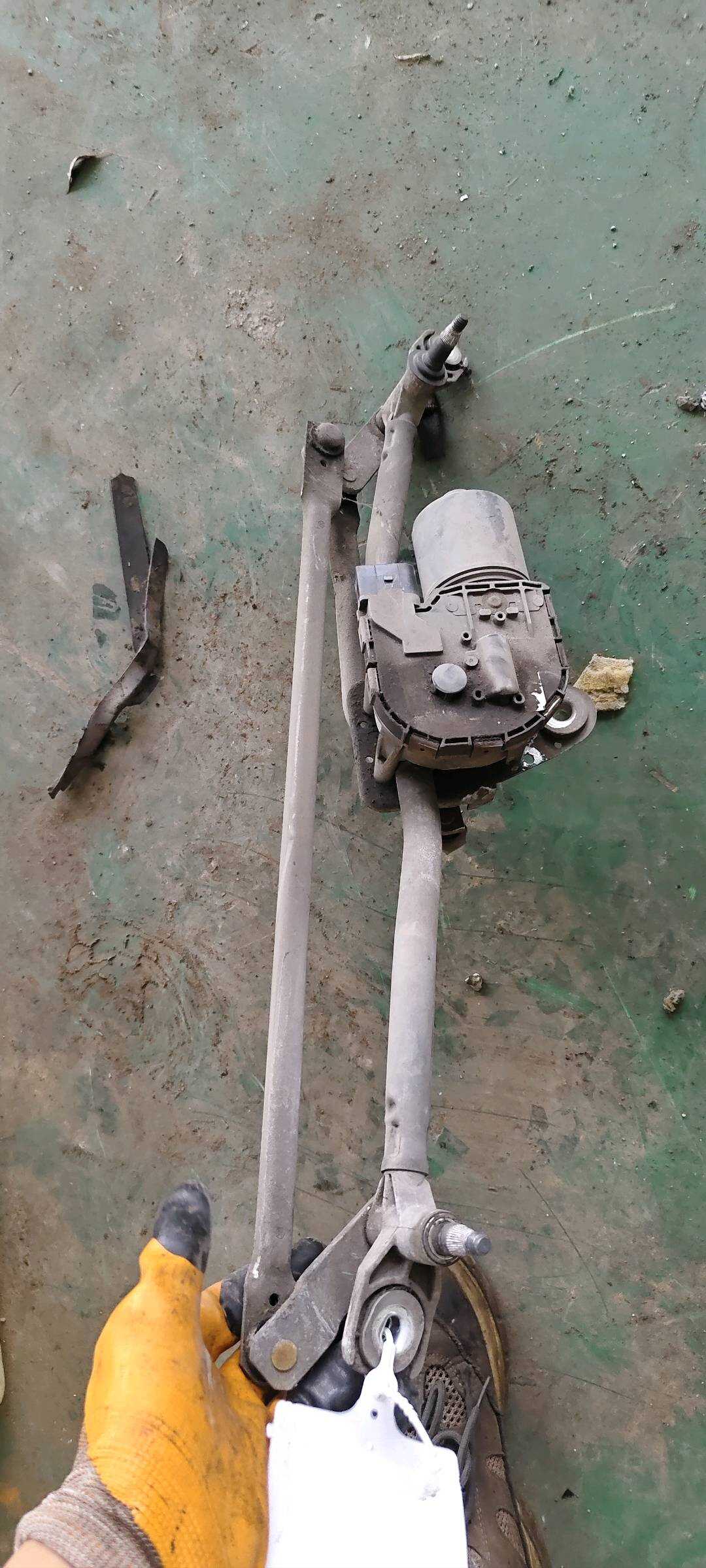 L4F1955023B 前风挡雨刮器总成