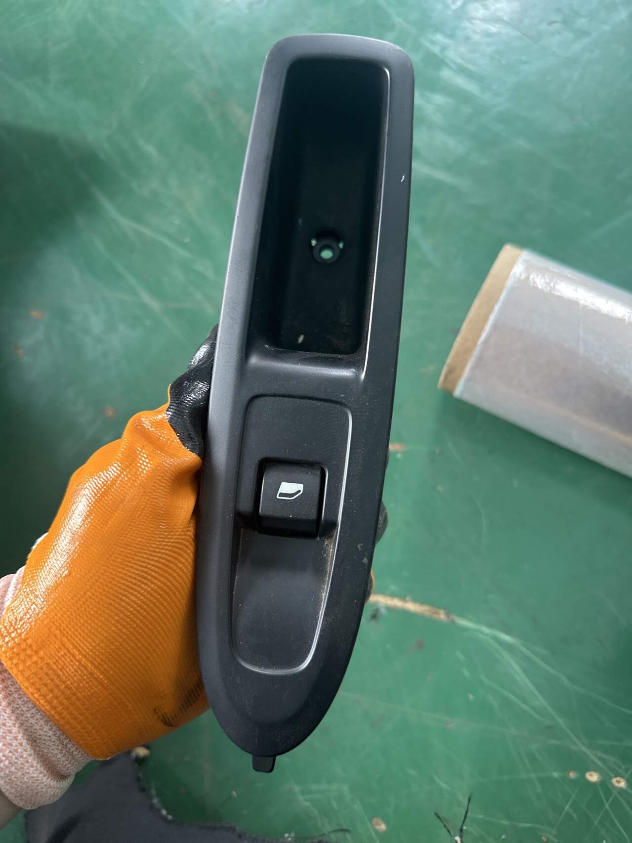 98116809ZD 后门玻璃升降开关(右)