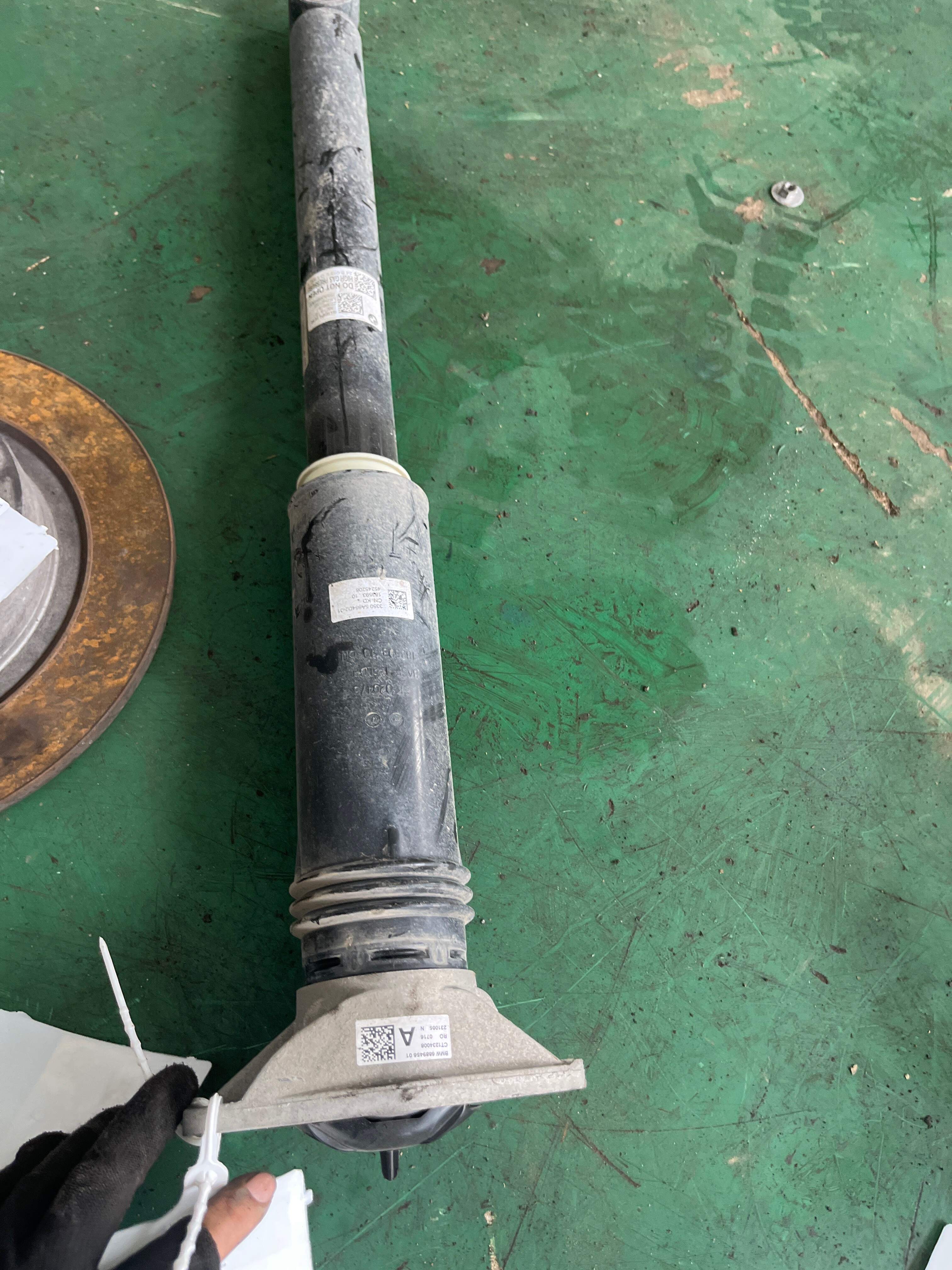 33505A0BB95 后减震器芯