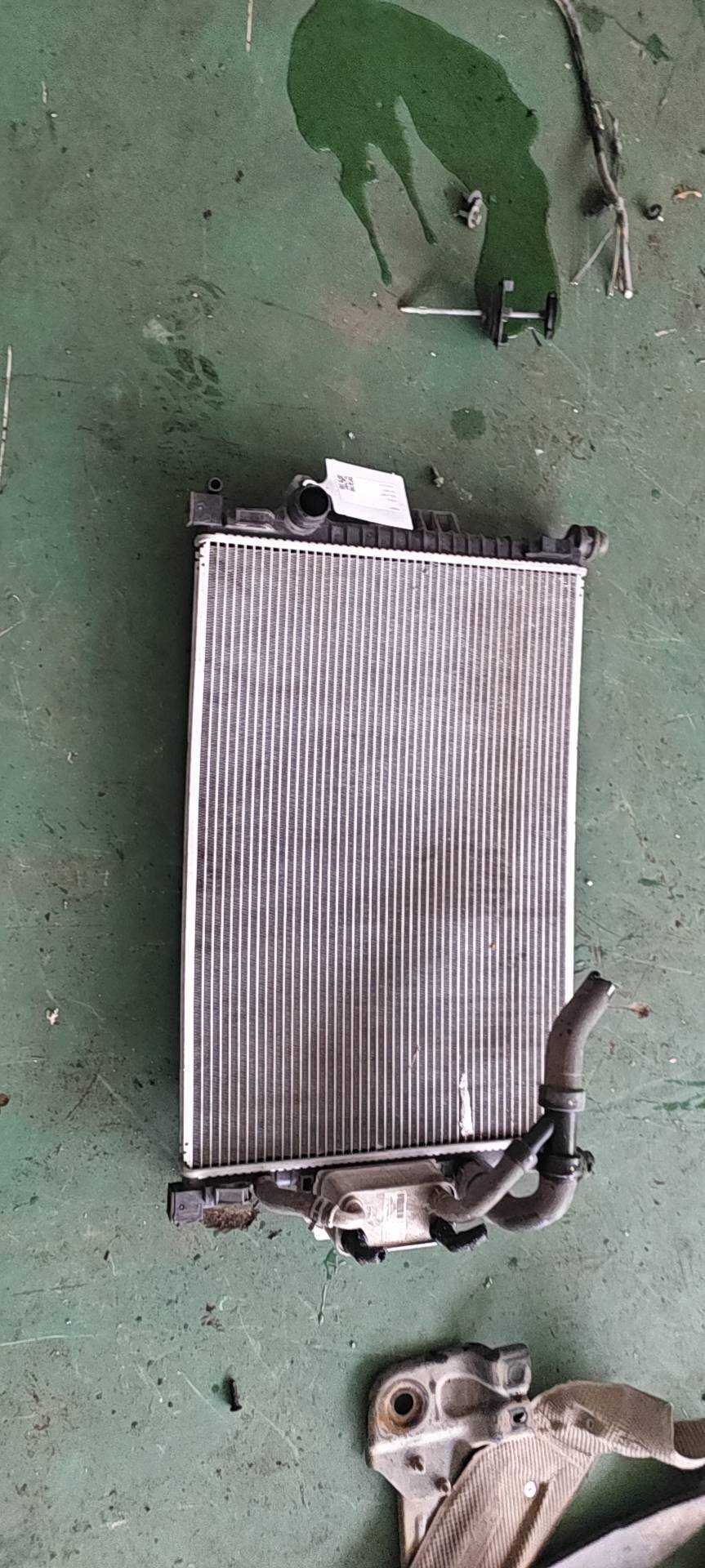 LR006715 Radiator
