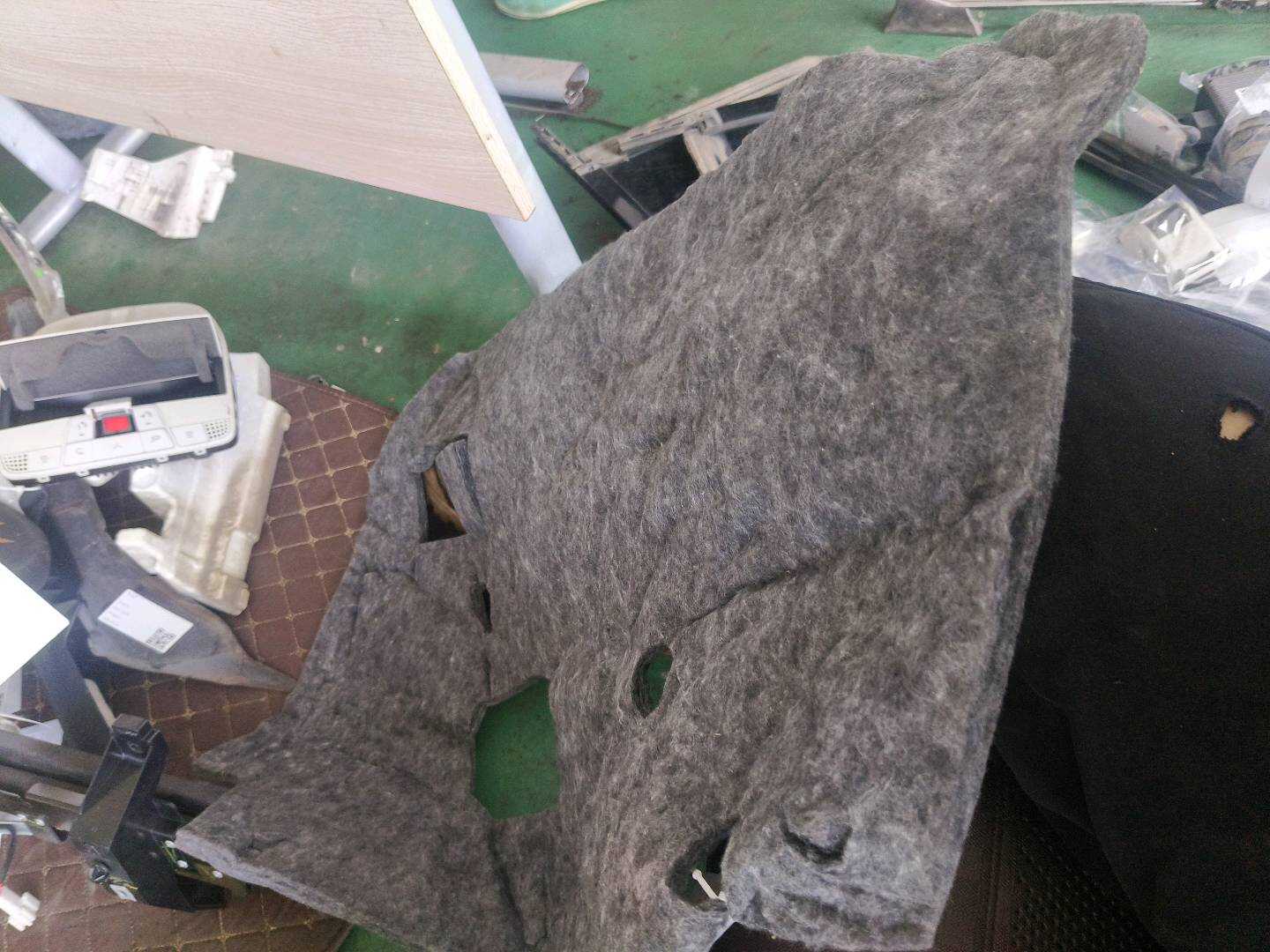 A2057270090 前车门减震装置(左)