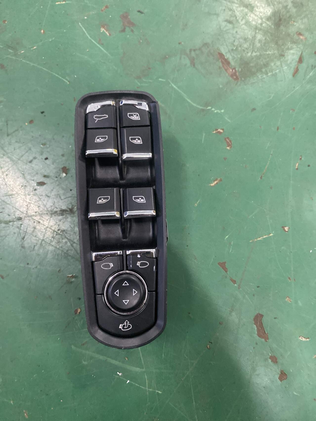 7PP959858HDML 前门玻璃升降开关(左)