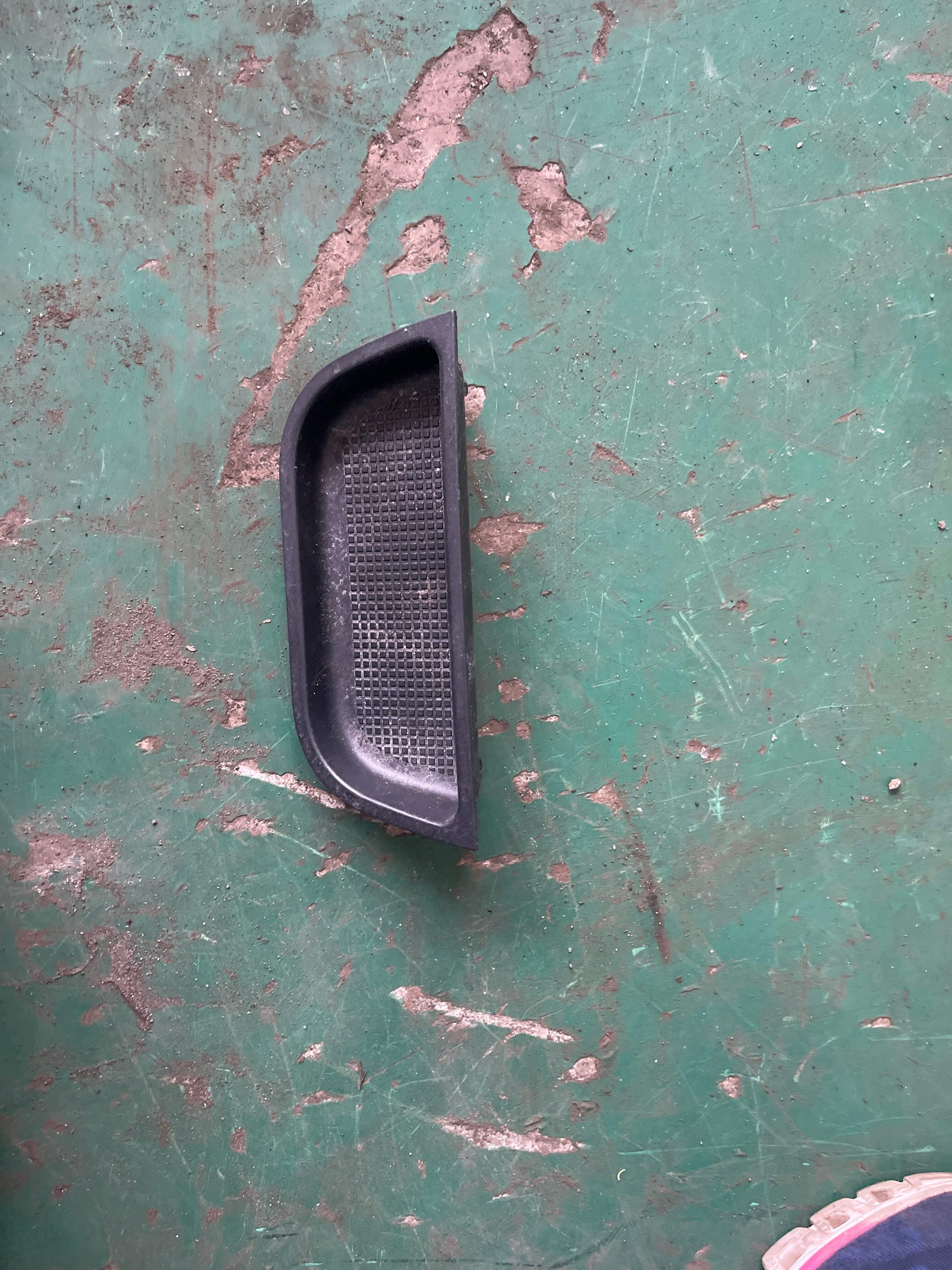 LR001571 Center Console Multi-Purpose Bracket