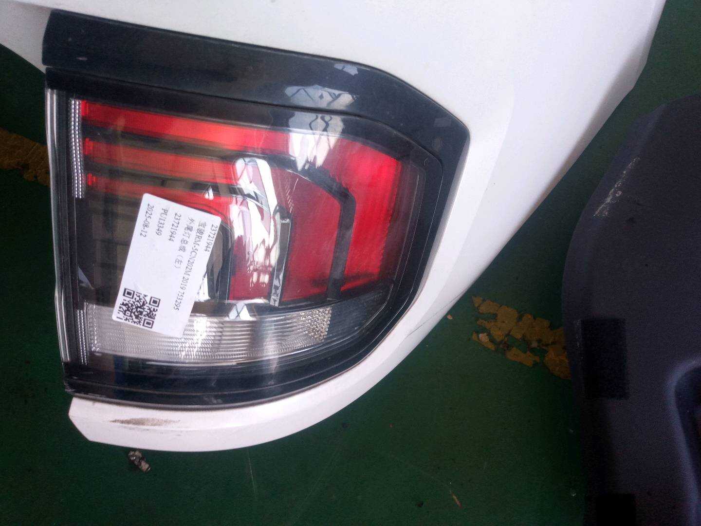 23721944 Outer Tail Light Assembly, Left