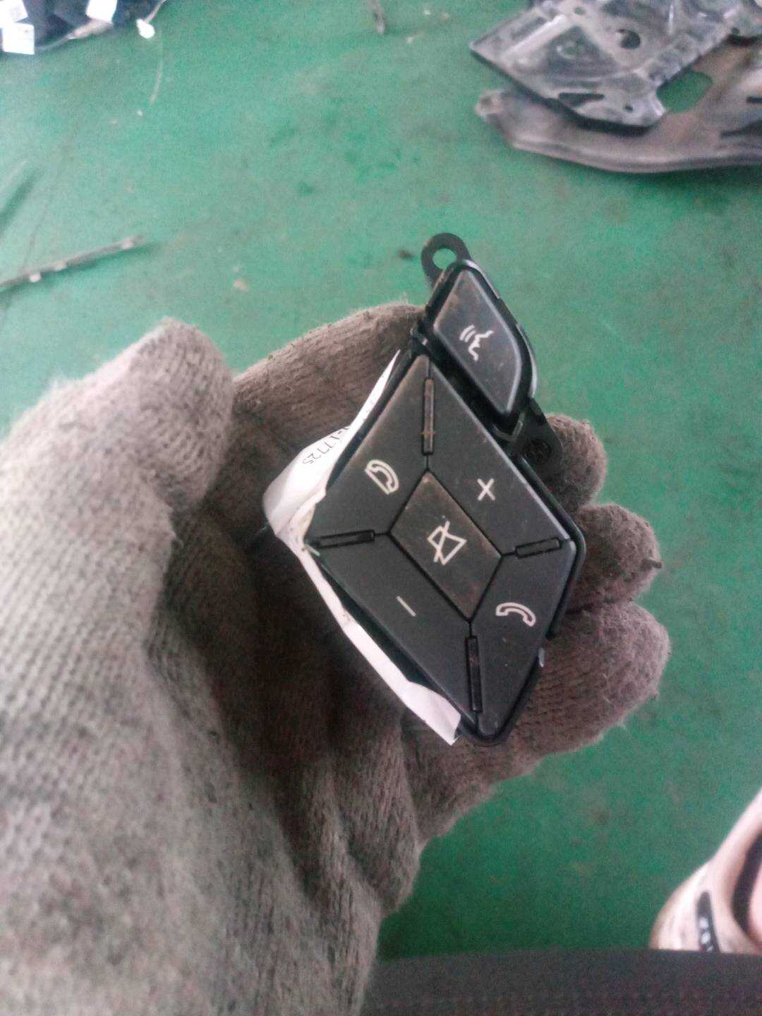A21854002629107 方向盘多功能开关(右)