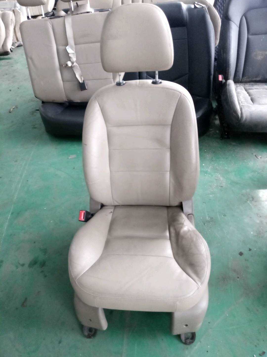 5L8Z7861711AB 驾驶员座椅总成