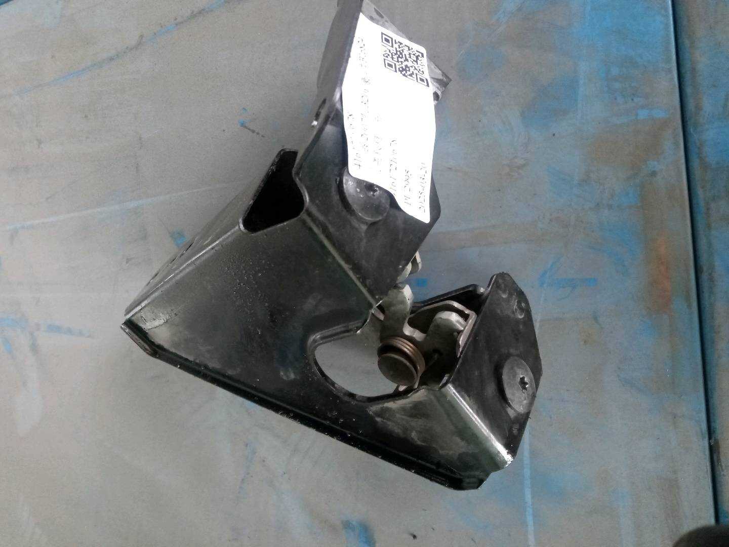 41617210678 前机盖铰链(右)