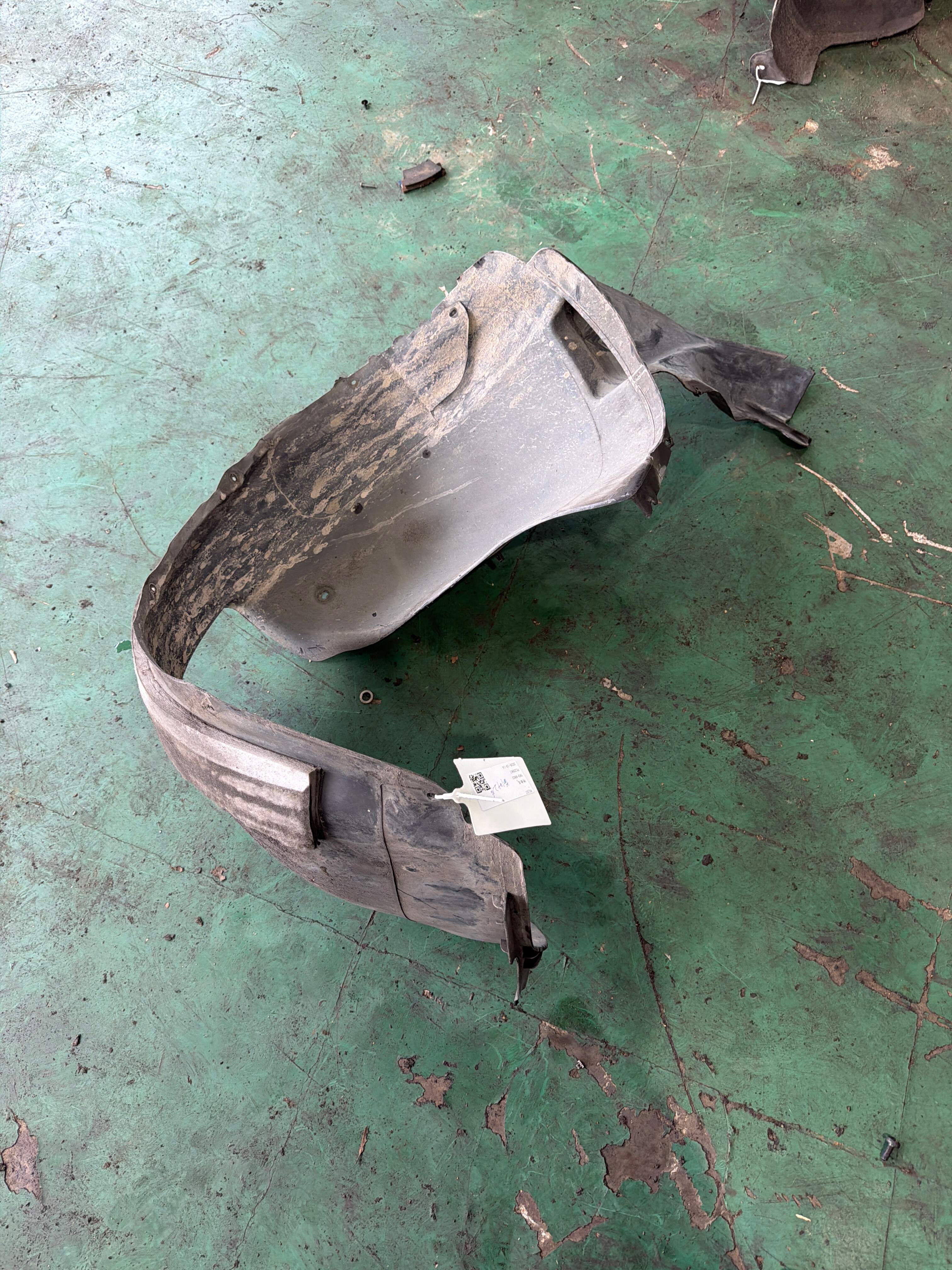 5ND805912 前叶子板内衬(右)