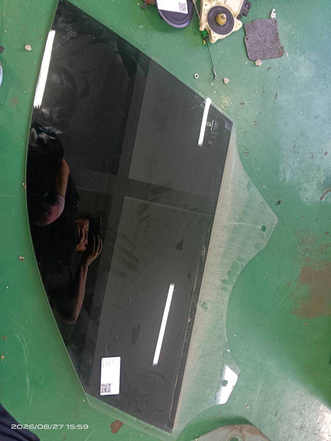 51339879325 前门玻璃(左)