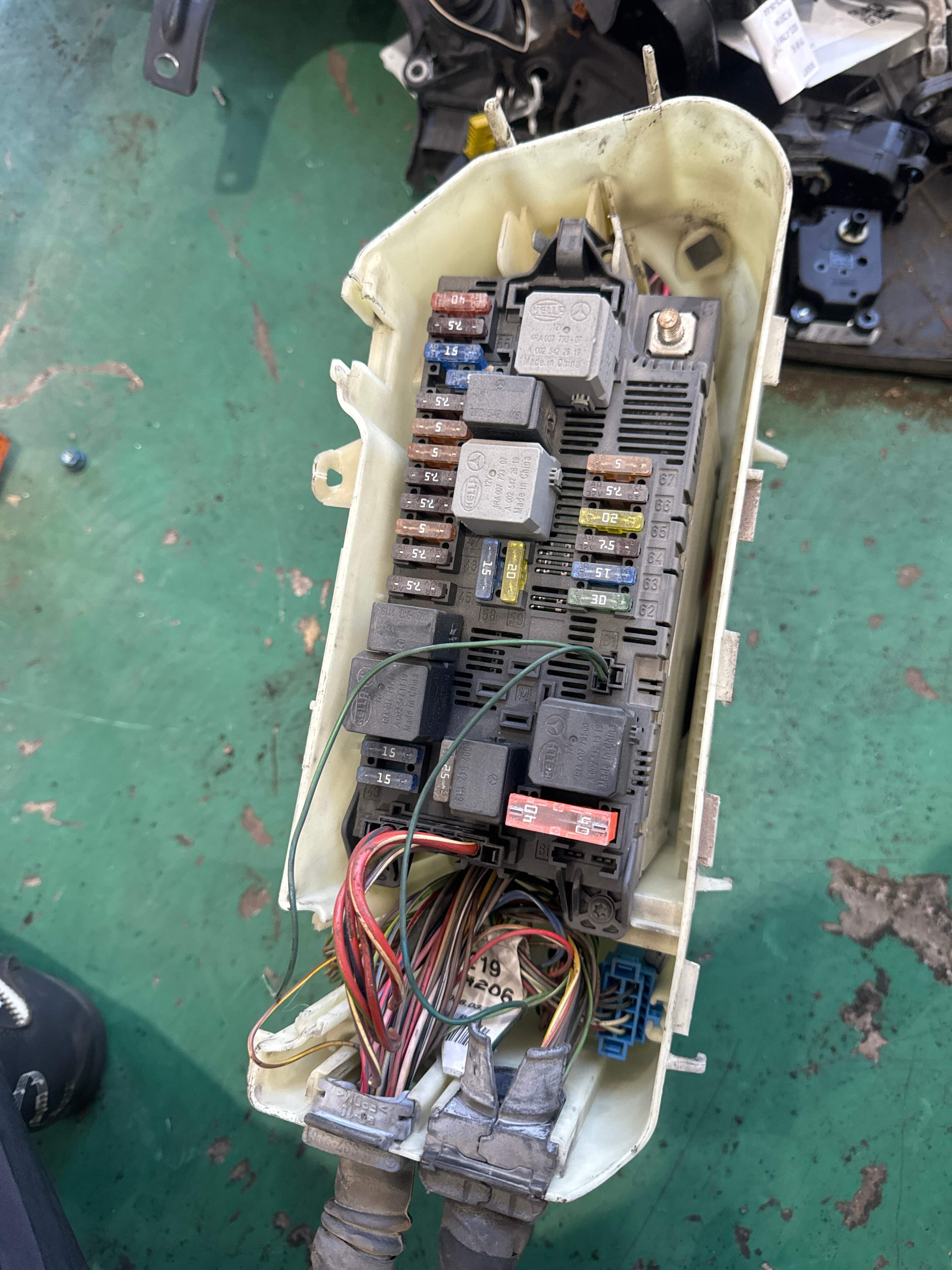A2115459101 Engine Fuse Box
