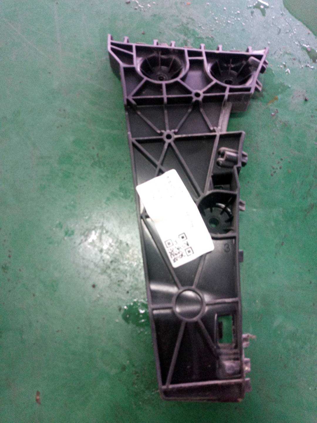 4KG807454 后保险杠支架(右)